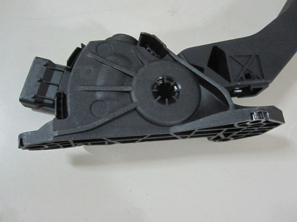 6B-1108010_Electronic throttle pedal assembly_M00000