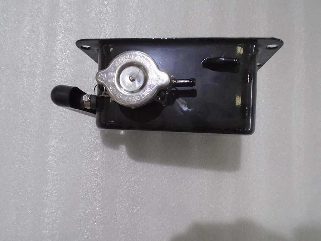 K9A-1311200_Right expansion tank assembly_M00000-2