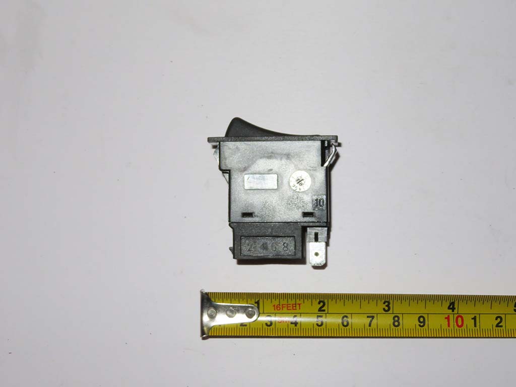 K9KA-3792780_ Переключатель вентилятора водителя_M00000-1