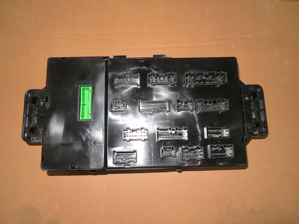 K9-3722700D_Dashboard power distribution box body_M00666-1
