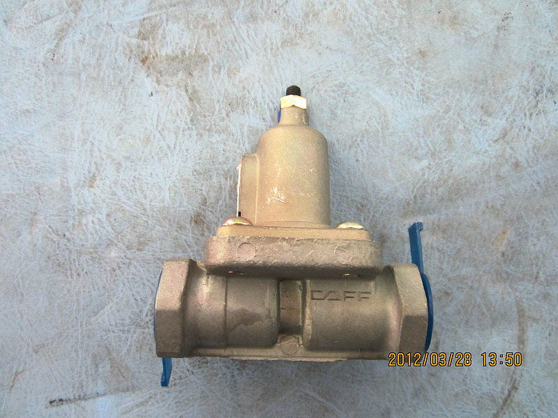 Pressure protection valve