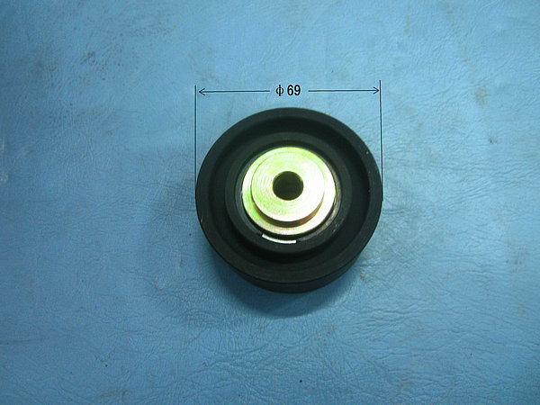 Belt idler assembly