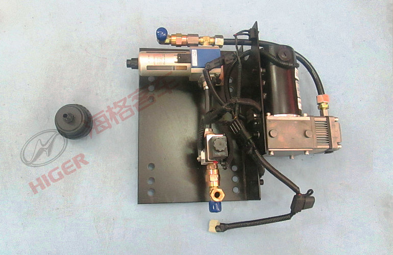 Clutch auxiliary air pump (severe cold)