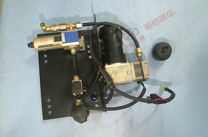 Clutch auxiliary air pump