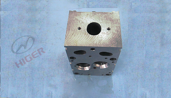 Cylinder head division assembly