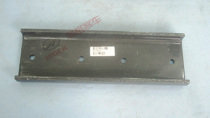 Engine front suspension bracket