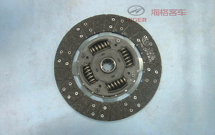 Composant disque entraîné par l'embrayage