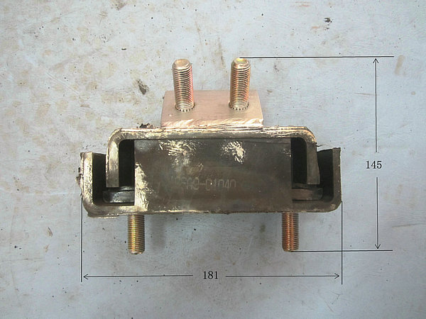 Pad souple de suspension avant du moteur