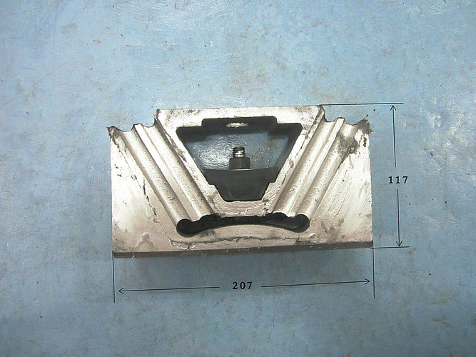 Задняя подвеска двигателя