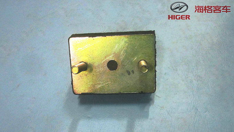 Pad souple de suspension avant du moteur