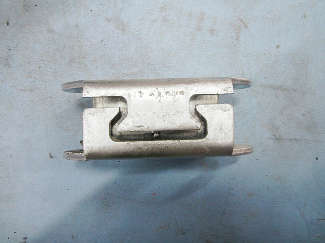 Engine front suspension soft pad