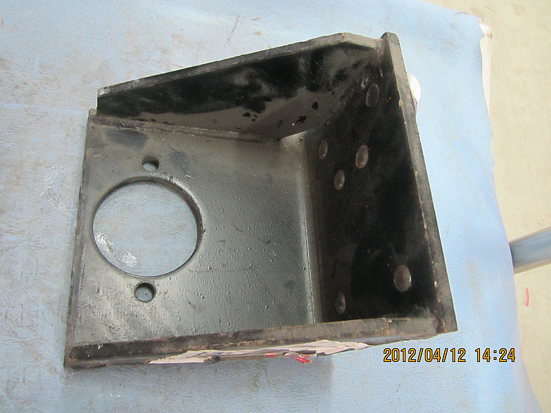 Bracket (engine front suspension)