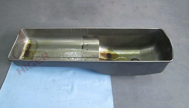 Oil pan assembly
