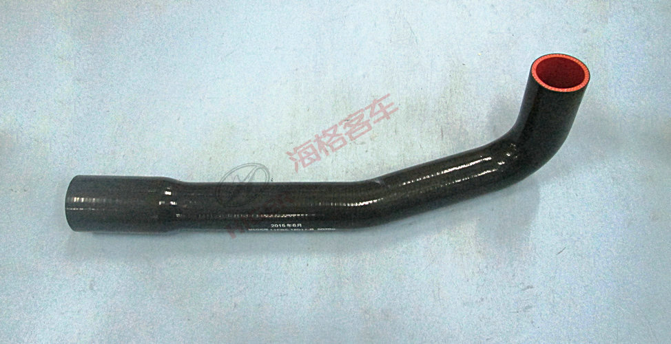 Intercooler air outlet pipe