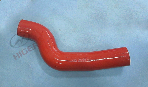 Tuyau (tuyau dur de sortie d'air intercalé vers le moteur)