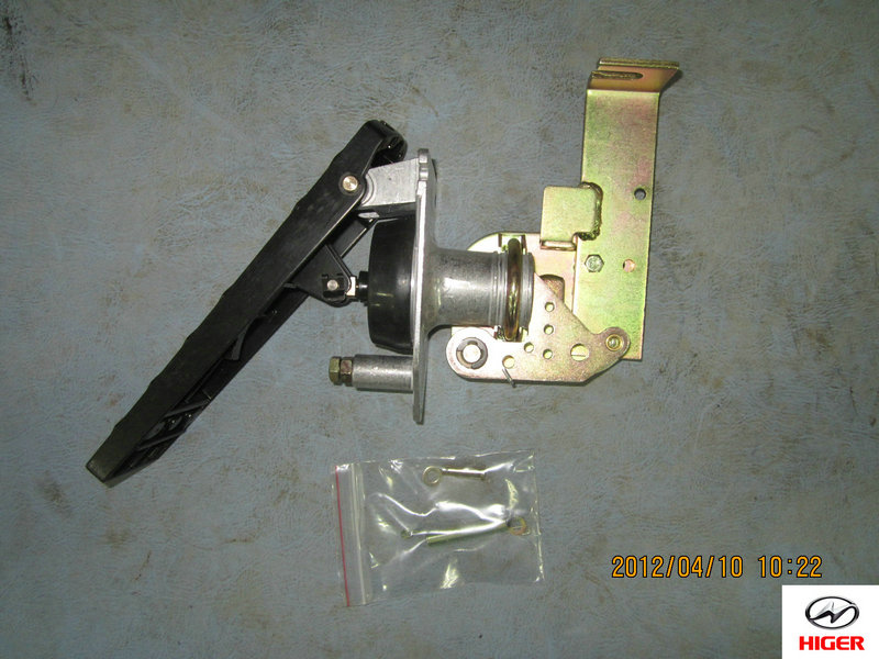 Accelerator pedal assembly