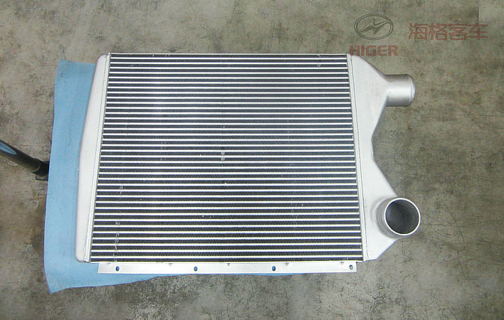 Assemblage de refroidisseur intermédiaire