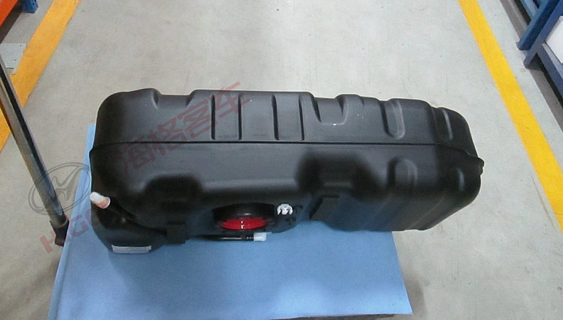 Топливный бак в сборе-1