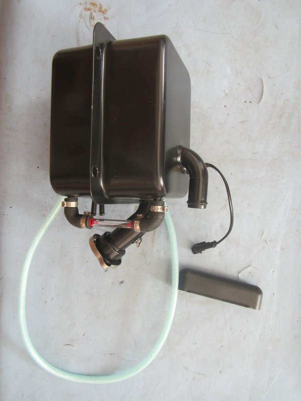 Expansion tank assembly