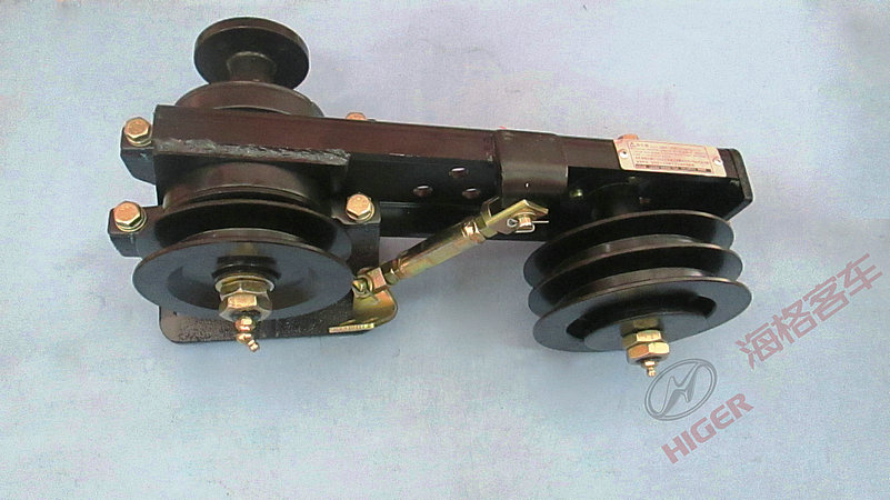 Fan transmission mechanism assembly