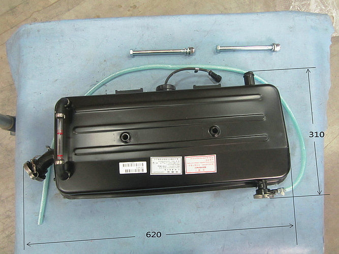 Assemblage du réservoir d ' agrandissement (à gauche)-1