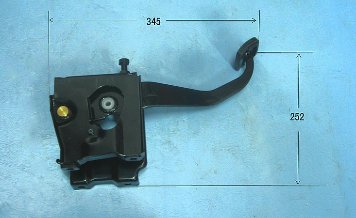 Механизм управления сцеплением с педалью в сборе