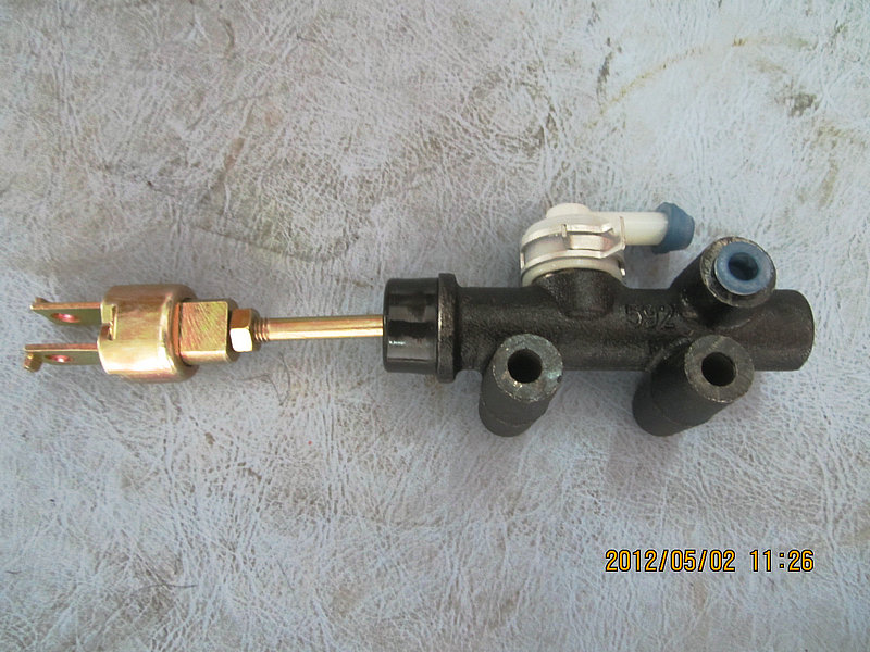 Главный насос для сцепления (1)