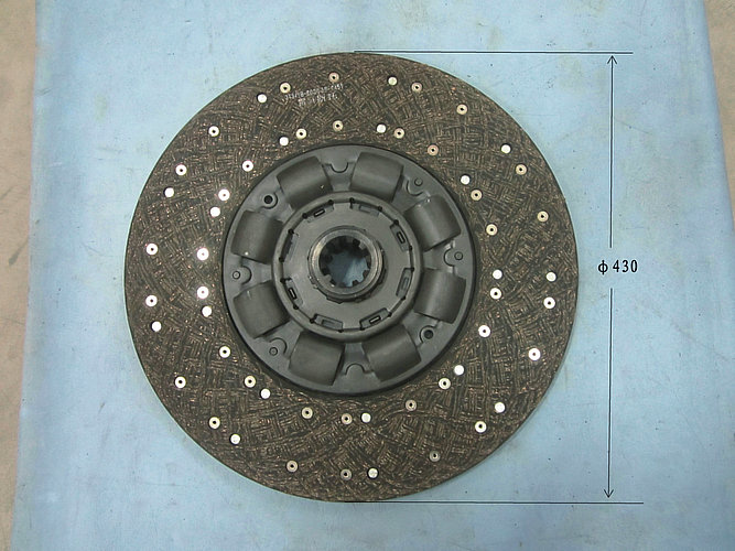 Disque entraîné par l'embrayage