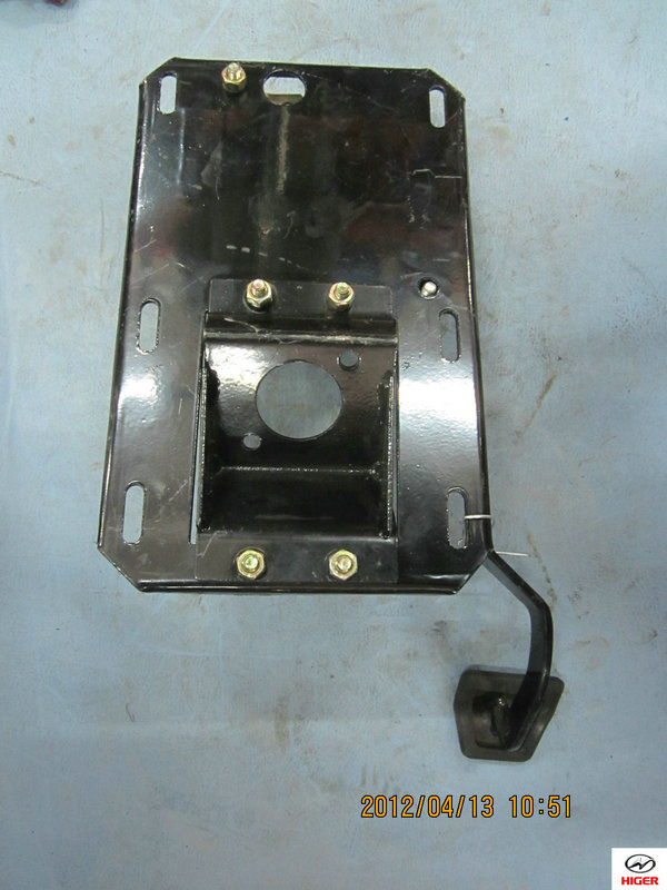 Mécanisme de commande d'embrayage avec pédale