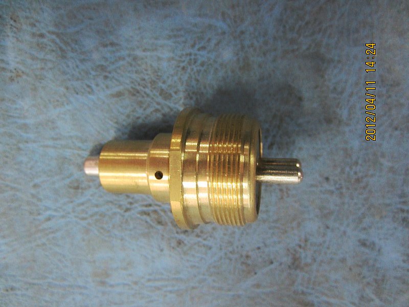 Reverse signal switch