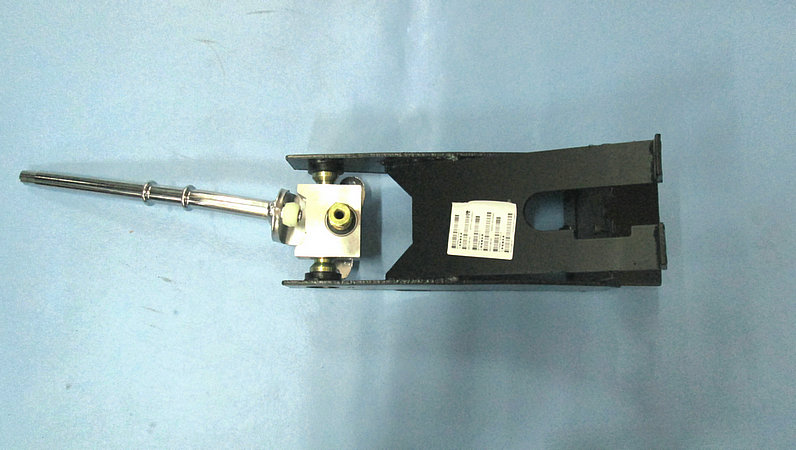 Manipulator assembly (rear bias 50)