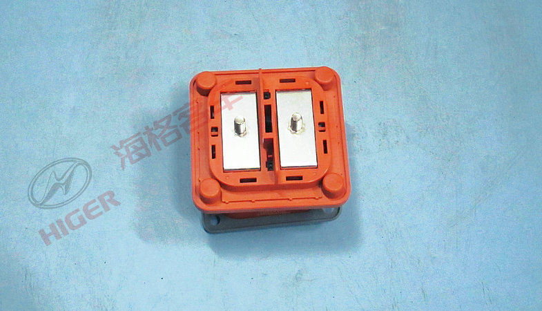 Manual repair switch socket