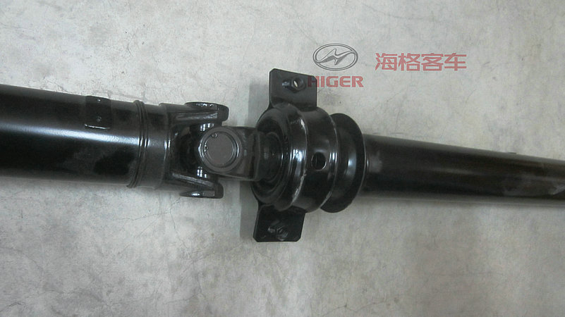 Arbre d ' entraînement de l ' essieu arrière-1