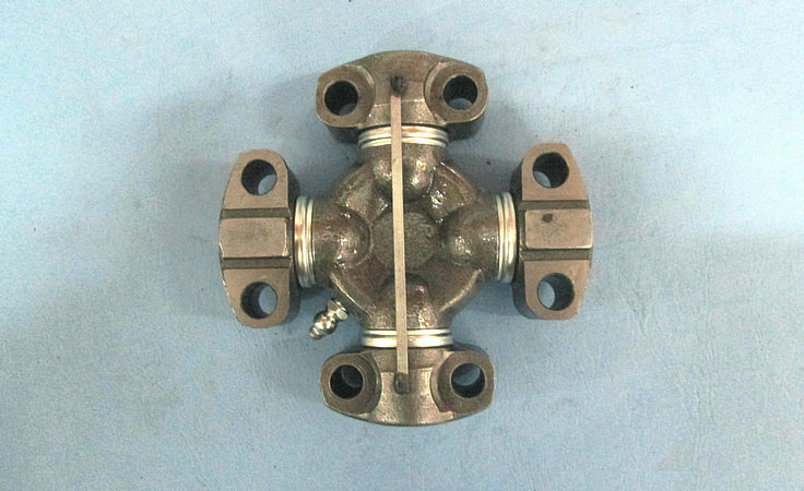 Cross shaft with hexagon bolts and elastic washer