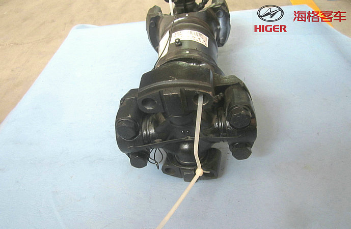 Вал заднего привода оси (H4-H4-321-70)-1