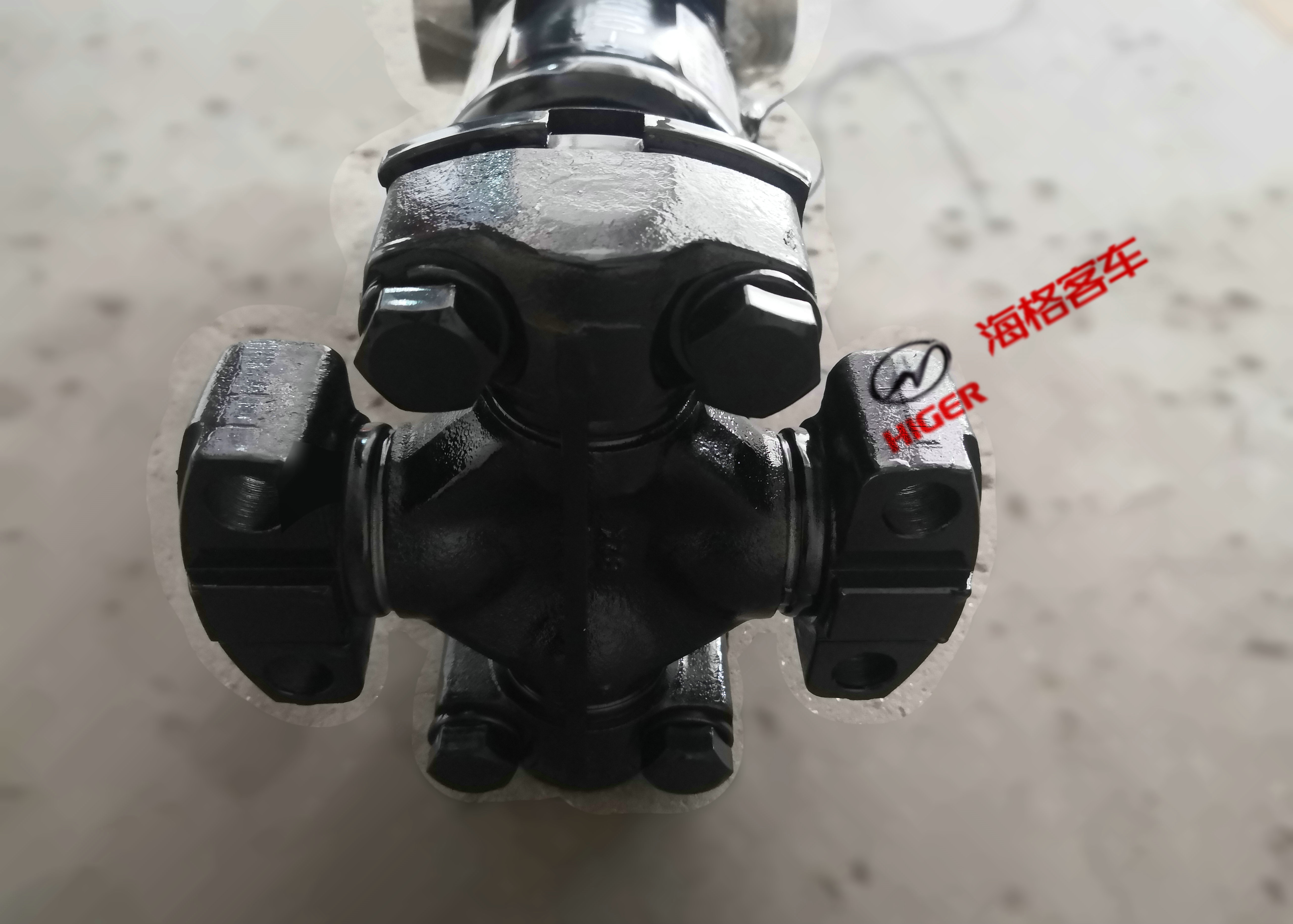 Rear axle transmission shaft (H9-H4-297-75)