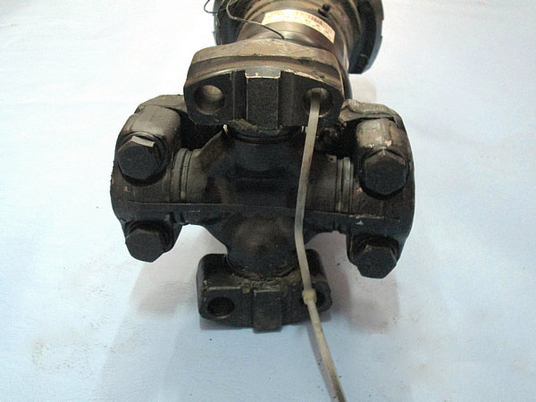 Вал привода задней оси (H4-H4-381-70)-1