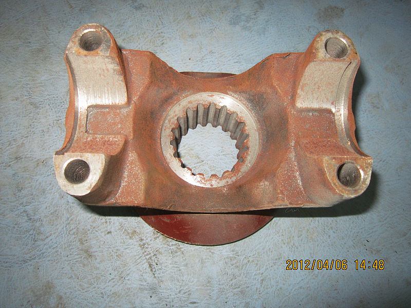 Fork-shaped flange (6793 Lake Bridge)