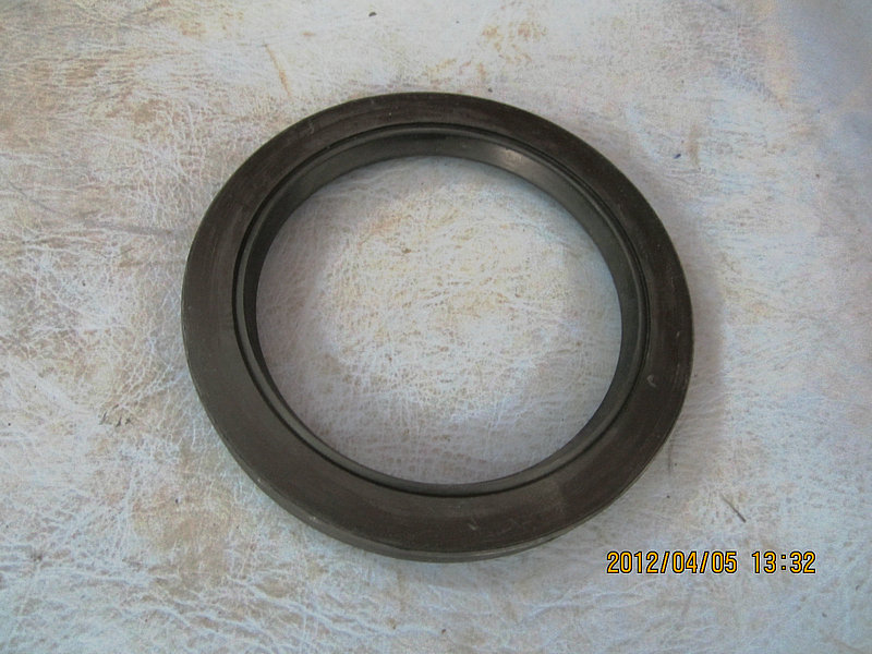 Half shaft oil seal assembly