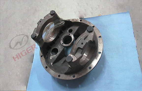 Main reducer shell and bearing cover assembly