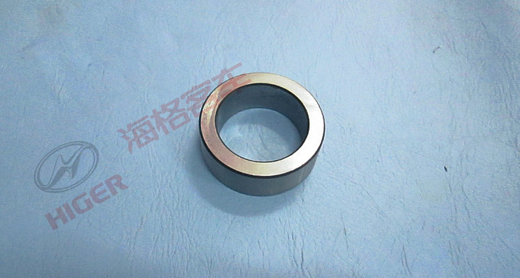 Half shaft bearing retaining ring