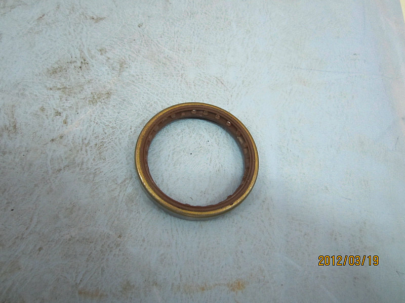 Half shaft oil seal assembly