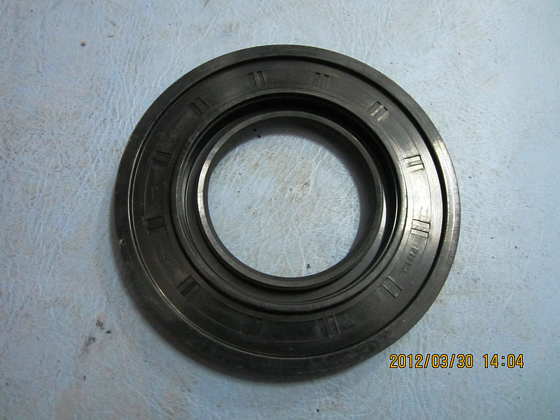 Assemblage de joint d'huile à moitié arbre