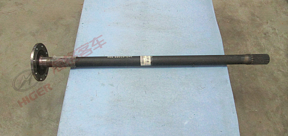 Right half shaft of rear axle