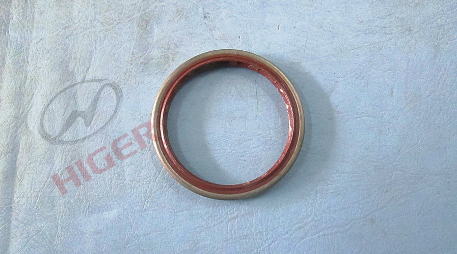 Half shaft oil seal