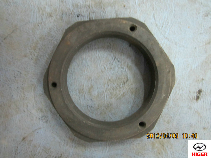 Rear hub adjustment nut