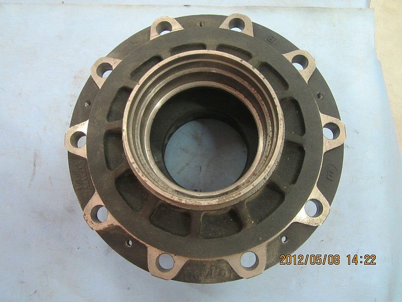 Rear wheel hub