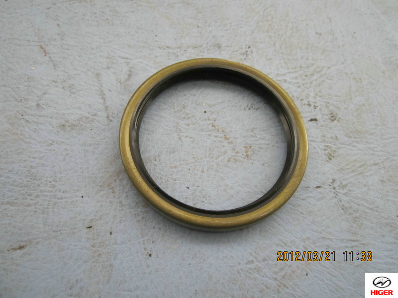 Half shaft oil seal assembly