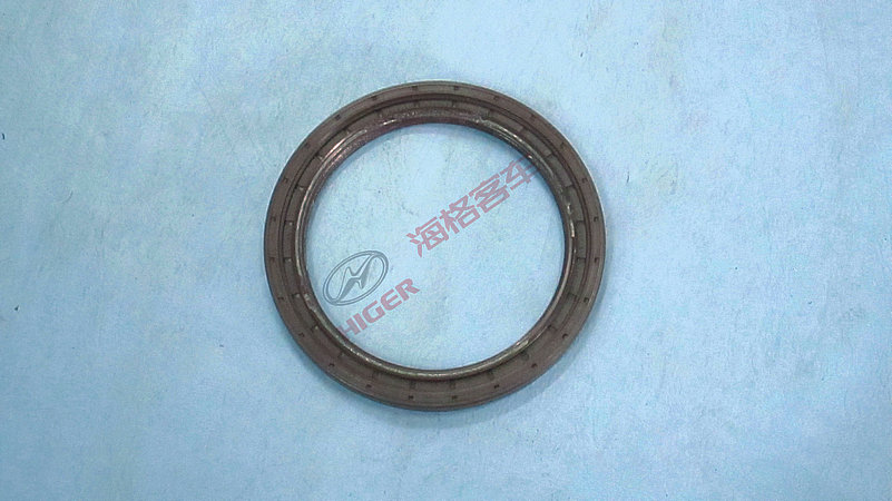 Oil seal assembly