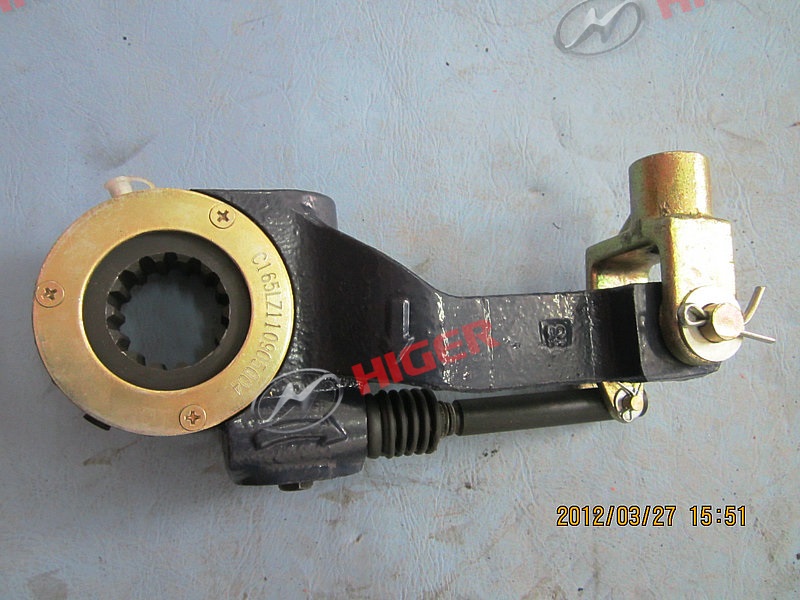 Automatic adjustment arm